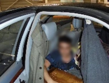 Γαλλία: Μετέφερε μετανάστες με mercedes λιμουζίνα (φωτό)